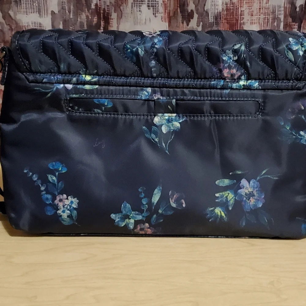 Lug Soar Crossbody